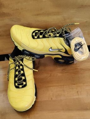 Nwot Nike Air Max Plus "Frequency Pack" Tour Yellow Mix Tape Size 9